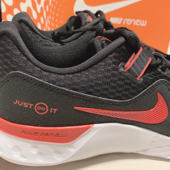 Nike Renew Retaliation TR 2 - Picture 2 of 5
